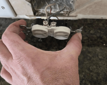 <p style="font-family: 'Poppins', sans-serif; font-weight: 700; font-size:24px;">ELECTRICAL FIXTURE INSTALLATION</p>